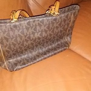 Michael kors purse